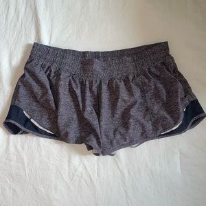 Lululemon Hotty Hot Low-Rise Lined Short 2.5"